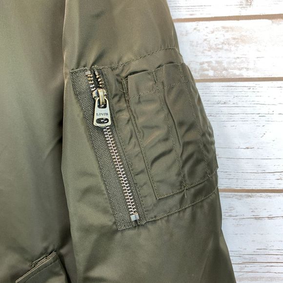 Levi's Men's Ma-1 Flight Jacket - Picture 3 of 6